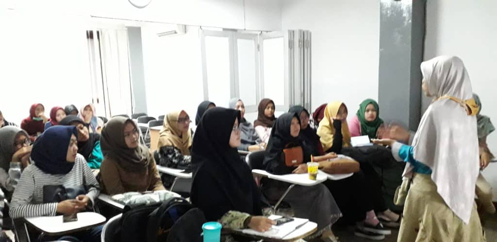 Pengalamanan Kuliah: Akuntansi Politeknik Praktisi Bandung